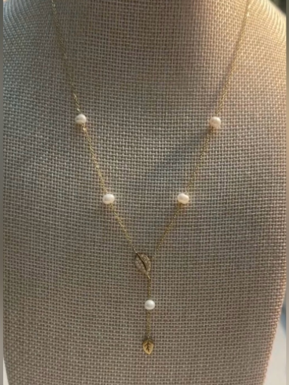 New Medina fine pearls - gold lariat leaf necklace with genuine fresh water pear